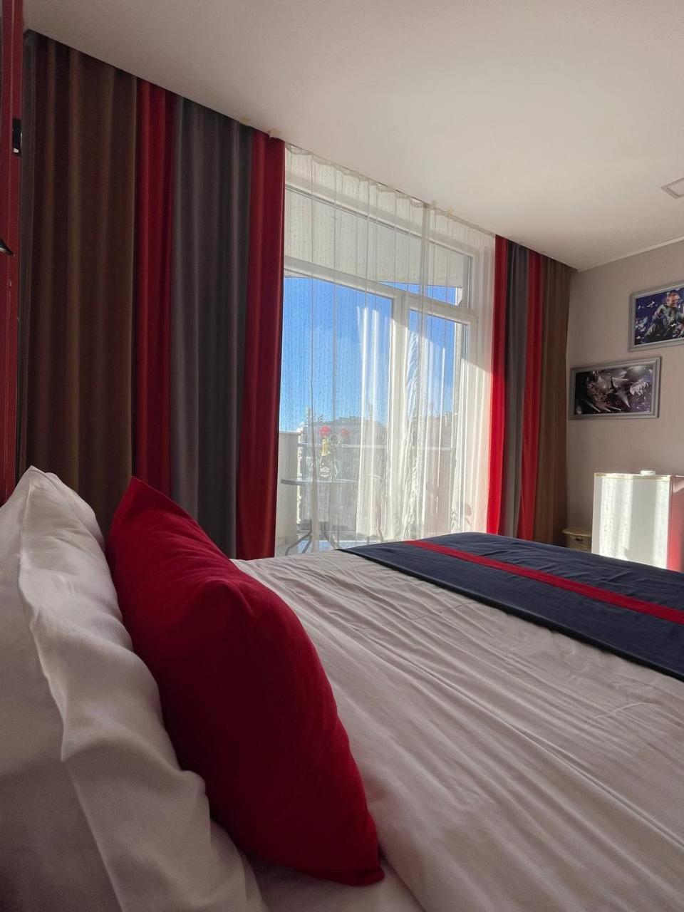 Sea View Rock Hotel Батумі Екстер'єр фото